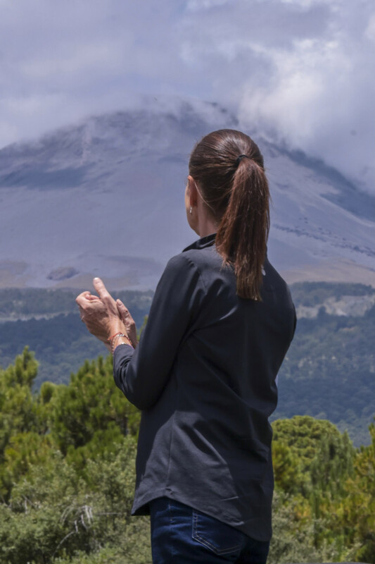 La presidenta Claudia Sheinbaum Pardo durante la Jornada Nacional de Reforestación. en San Nicolás de los Ranchos, Puebla . 