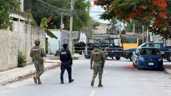 Vinculan a dos hombres con el homicidio de una mujer en la Supermanzana 235 de Cancún