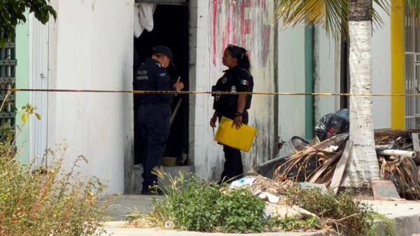 Ejecutan a balazos a un hombre en un local de Paseos Kabah, en Cancún