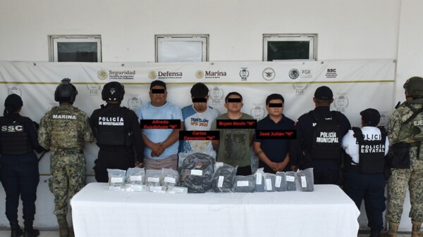 Capturan a cuatro hombres con presuntos enervantes durante operativo en Bacalar