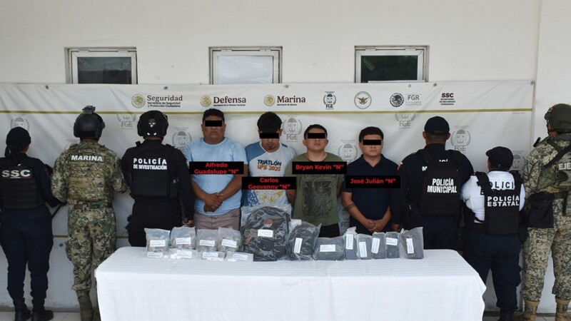 Capturan a cuatro hombres con presuntos enervantes durante operativo en Bacalar