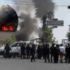 Comunidades indígenas bloquean carreteras e incendian vehículos en Michoacán