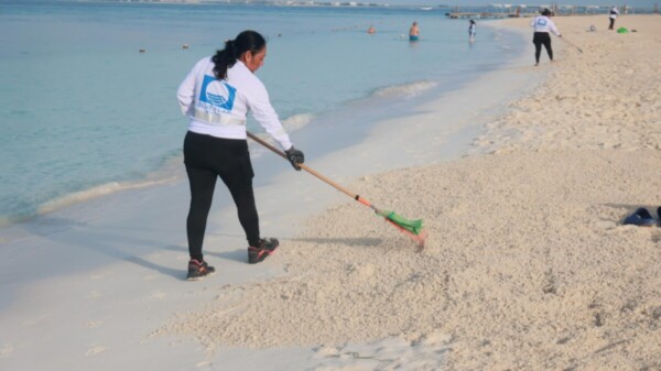 Gobierno de Isla Mujeres se prepara para izar por quinto año consecutivo la bandera Blue Flag en Playa Centro y Playa Norte