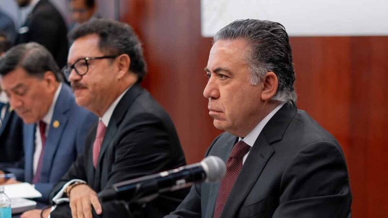 Enrique Inzunza rompe con Morena y se vuelve senador independiente