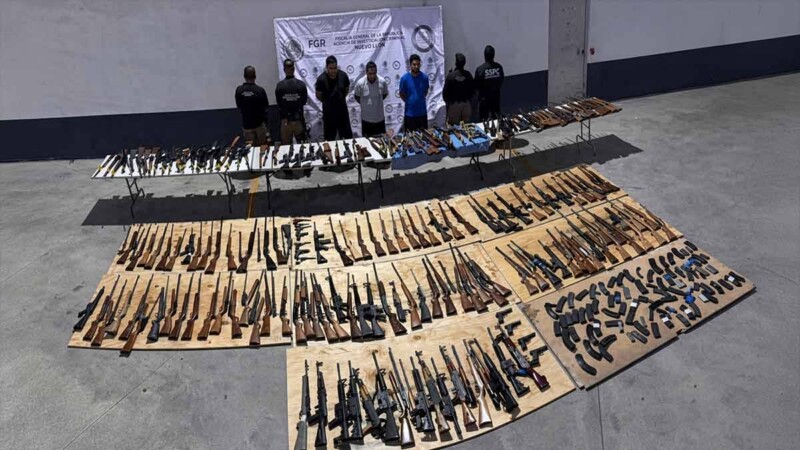 Aseguran mega arsenal de más de 200 armas de fuego en Nuevo León