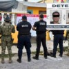 Aseguran presuntas drogas y detienen a tres personas durante cateos en Quintana Roo