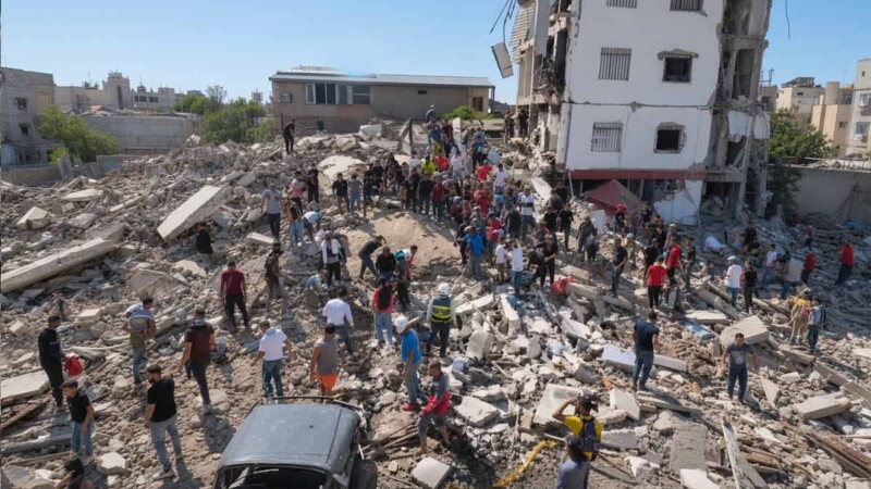 Asciende a 132 el número de muertos por sismo de 7.4 en Colombia
