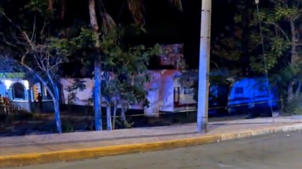 Ataque con bombas molotov provoca incendio en bar de Puerto Aventuras