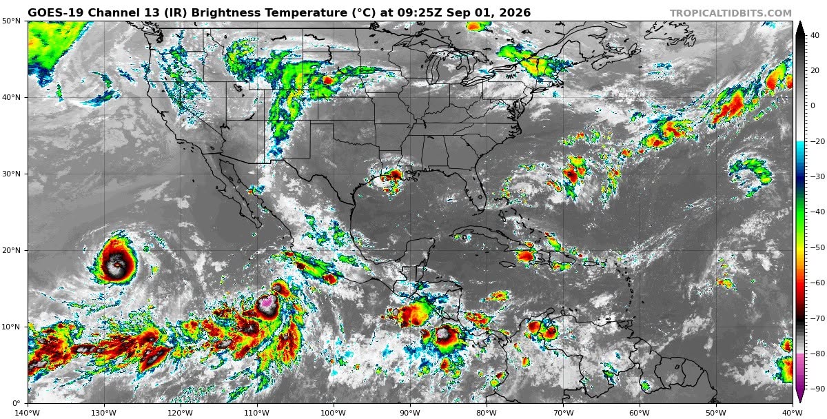 Cielo medio nublado a nublado con lluvias puntuales fuertes en Campeche (norte y centro), Yucatán (oeste, centro y sur) y Quintana Roo (norte, centro y sur).