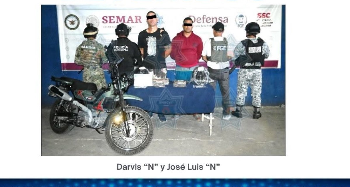 Aprehenden a dos hombres con bolsas de presunto enervante en la Supermanzana 101 de Cancún