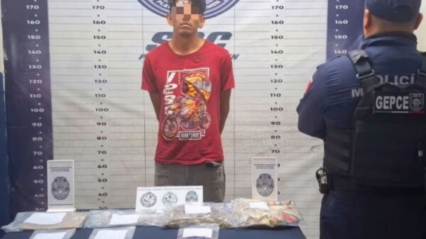 Aprehenden a sujeto con presuntas drogas y un mensaje amenazante en Playa del Carmen