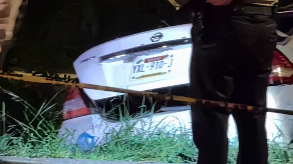Muere conductor tras salir del Periférico de Mérida y chocar contra un árbol