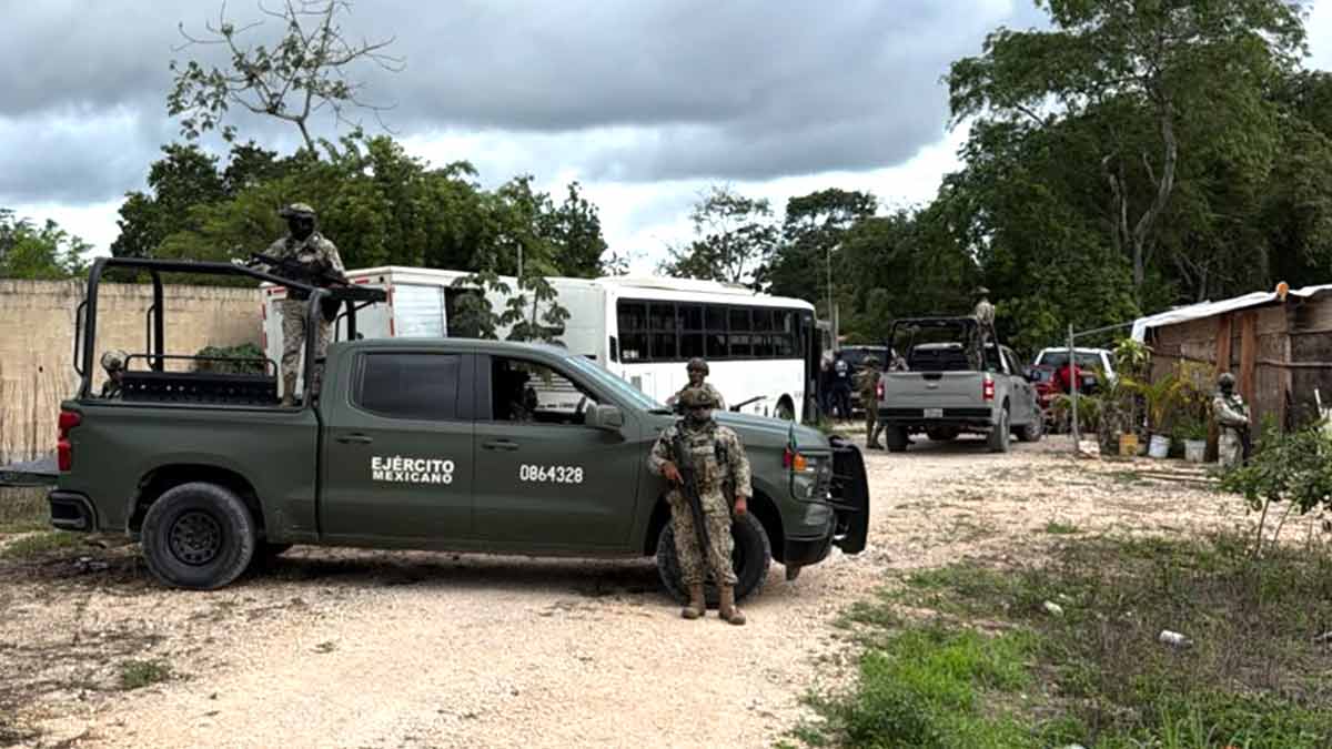 Autoridades catean corralón de grúas Grumx en Cancún