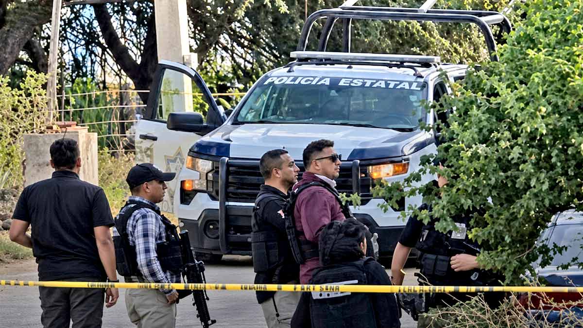 Emboscan y matan a tres policías estatales en Guanajuato