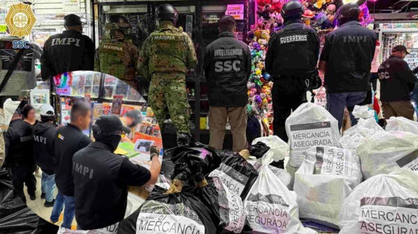 Operativo contra la piratería en CDMX deja 477 productos asegurados