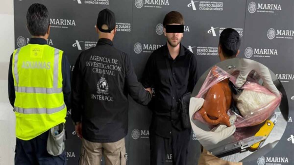 Cae en el AICM viajero con más de ocho kilos de cocaína oculta en artesanías