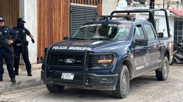 Asaltan a empleado y le roban cerca de 3 millones de pesos en pleno centro de Cancún