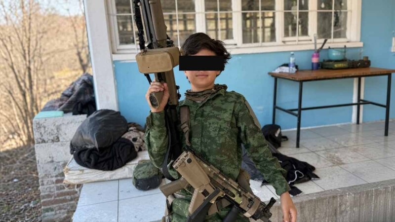 Identifican como "Chuchito Nini" al adolescente de 15 años abatido con "El R-5" en Michoacán