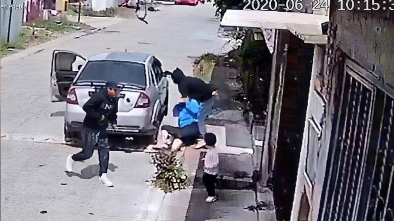 Cámaras captan secuestro de un niño de dos años en Puebla