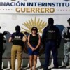 Familiares intentan linchar a mujer acusada de matar a niño en Acapulco