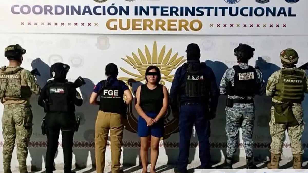 Familiares intentan linchar a mujer acusada de matar a niño en Acapulco