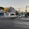Fuerte accidente entre transporte federal y auto particular en Cancún