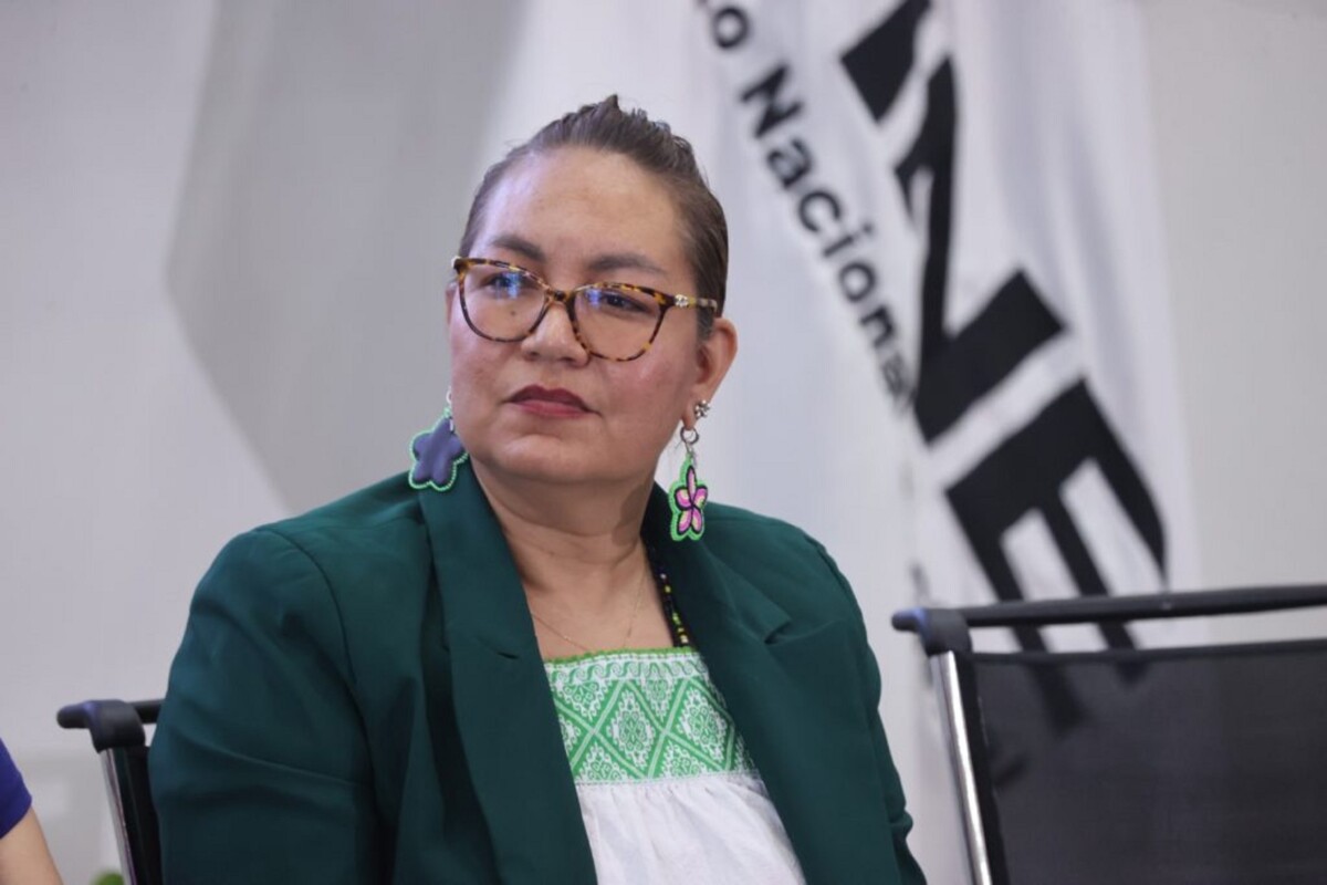 Renuncia Claudia Arlett Espino, secretaria Ejecutiva del INE