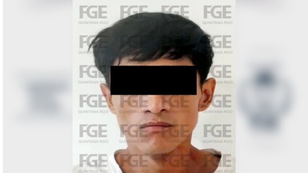 Detienen a hombre que transitaba en una motocicleta con reporte de robo en Cancún