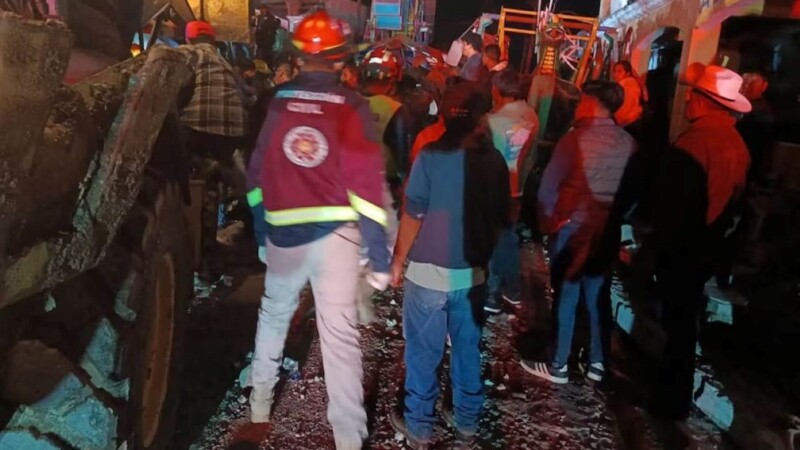 Explosión de pirotecnia deja 10 muertos y 49 heridos en Temascalcingo, Estado de México