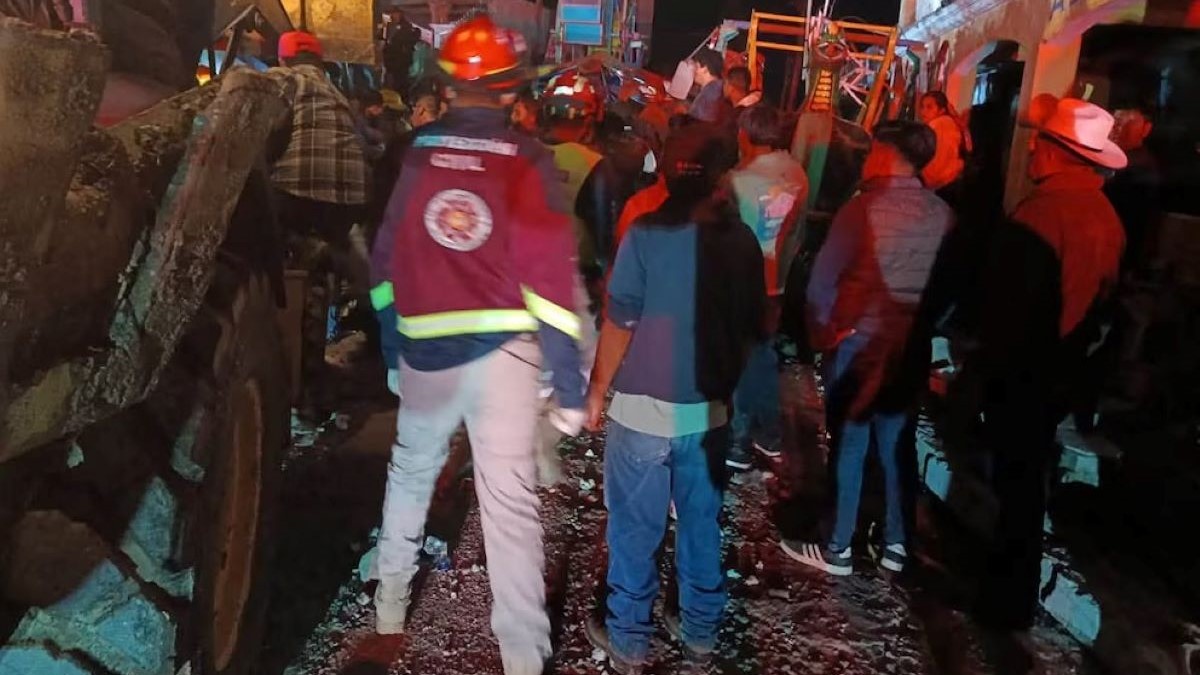 Explosión de pirotecnia deja 10 muertos y 49 heridos en Temascalcingo, Estado de México