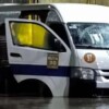 Fallecen seis personas tras quedar atrapadas en una combi durante un inundación