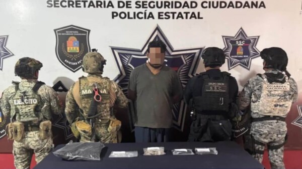 Detienen a hombre con 60 bolsitas de presuntas drogas en avenida Kabah en Cancún