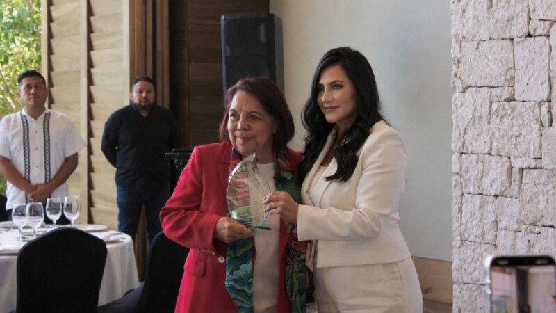 Dra. Celia Maya García recibe solemne homenaje en Quintana Roo por su trayectoria de parte del Colegio de Abogados ‘Manuel Crescencio Rejón’, presidido por la Dra. Angélica Amaro Hernández