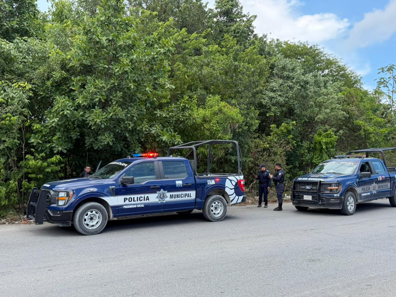 Hallan el cuerpo sin vida de un hombre en la avenida Las Torres en Cancún