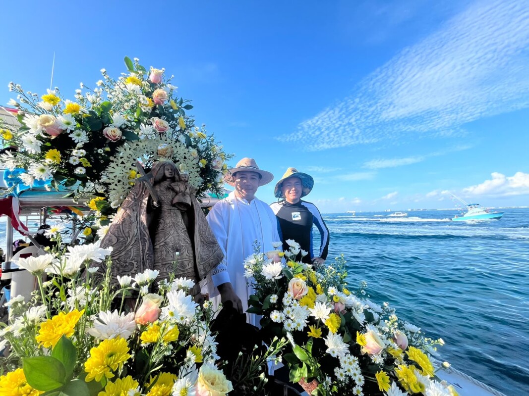 Isla Mujeres fortalece sus tradiciones con la XXVII Procesión Marítima hacia Isla Contoy. 115 embarcaciones participaron en esta tradición en honor a la Virgen de la Caridad del Cobre, patrona de las y los pescadores.