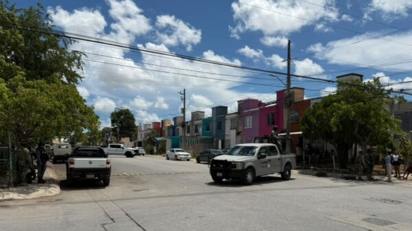 Catean vivienda en La Guadalupana por investigación de narcomenudeo en Cancún