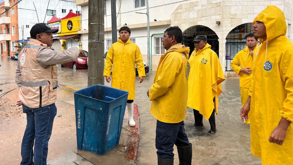 Gobierno Municipal activa Operativo Tormenta en Isla Mujeres ante las fuertes lluvias.