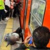 Mujer queda atrapada entre el andén y un vagón del Metro CDMX