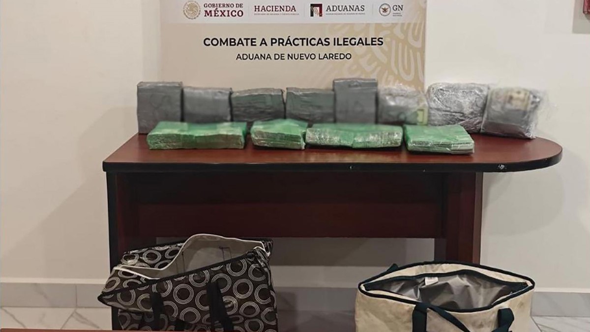 Aseguran 769 mil 755 dólares ocultos en 12 paquetes en la Aduana de Nuevo Laredo.
