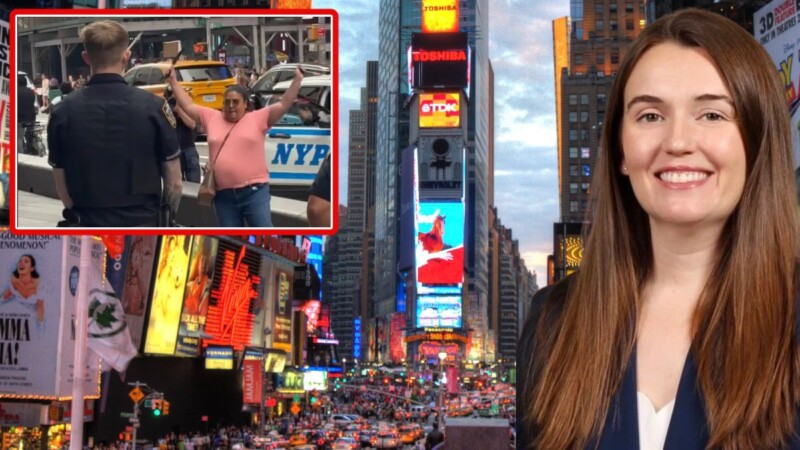 Asesinan en ataque armado en Times Square, Nueva York, a vicepresidenta de Bank of America