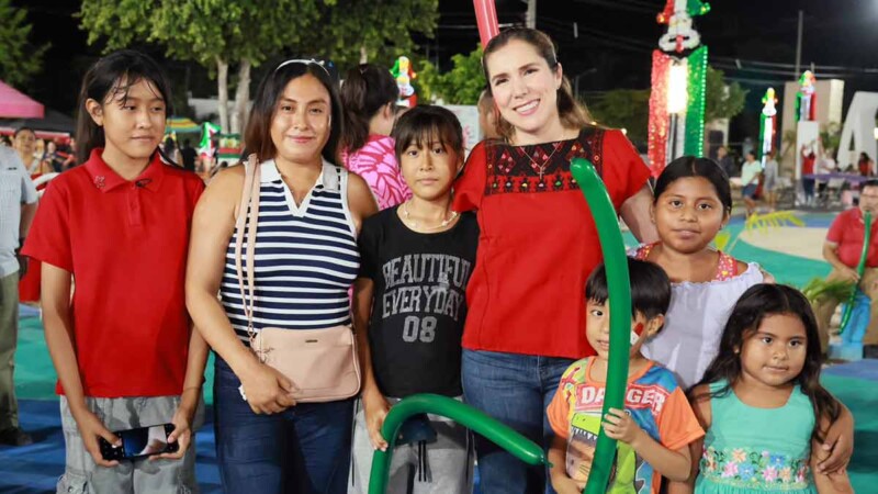 Atenea Gómez celebra Noche Mexicana junto a las familias de Ciudad Mujeres