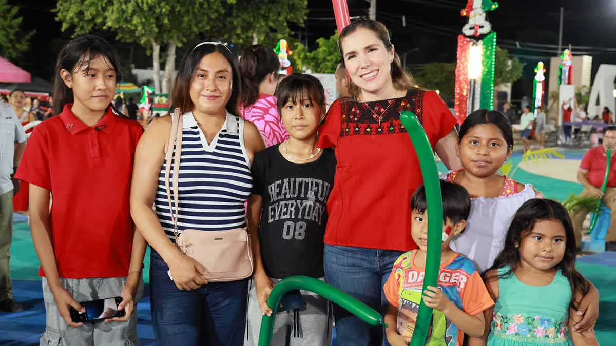 Atenea Gómez celebra Noche Mexicana junto a las familias de Ciudad Mujeres