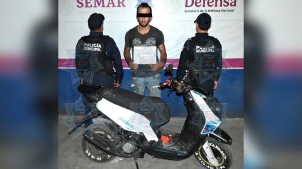 Aprehende a sujeto con motocicleta reportada como robada en Cancún