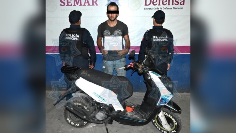 Aprehende a sujeto con motocicleta reportada como robada en Cancún