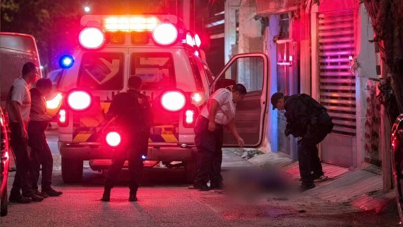 Ejecutan de varios balazos a un hombre en la colonia Villas Otoch de Cancún