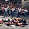 Estudiantes de la UAEM interrumpen desfile cívico-militar en Cuernavaca