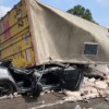 Conductor muere aplastado por un cargamento de cerveza en Jalisco