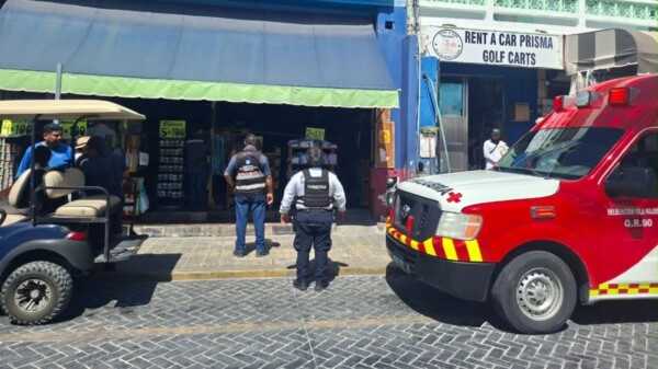 Fallece turista extranjero tras sufrir una emergencia médica en Isla Mujeres.