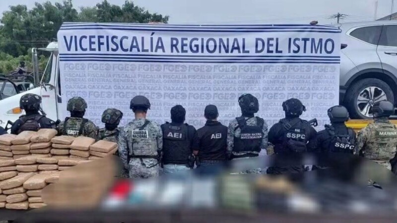 Aseguran armas y presuntas drogas durante cateo en Juchitán, Oaxaca