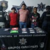Detienen a tres hombres en Cancún; aseguran 220 bolsitas con presuntas drogas